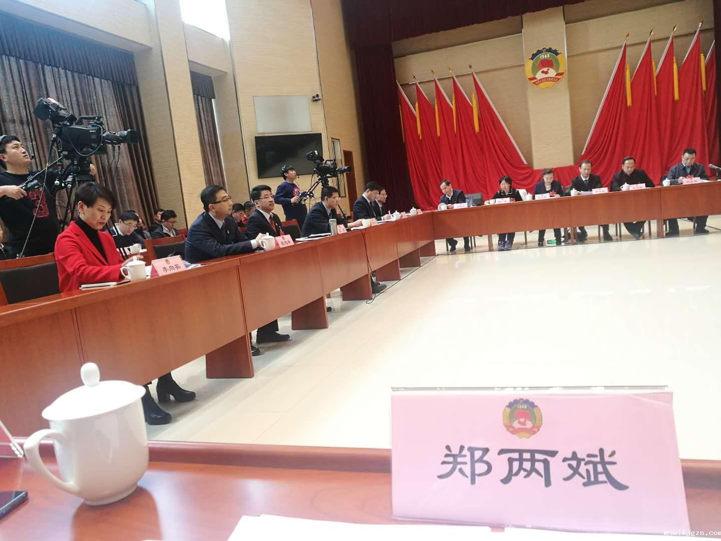顺义区政协常委、taptap点点官方网董事长郑两斌受邀参加政协北京市顺义区第五届委员会次会议召开协商议政座谈会