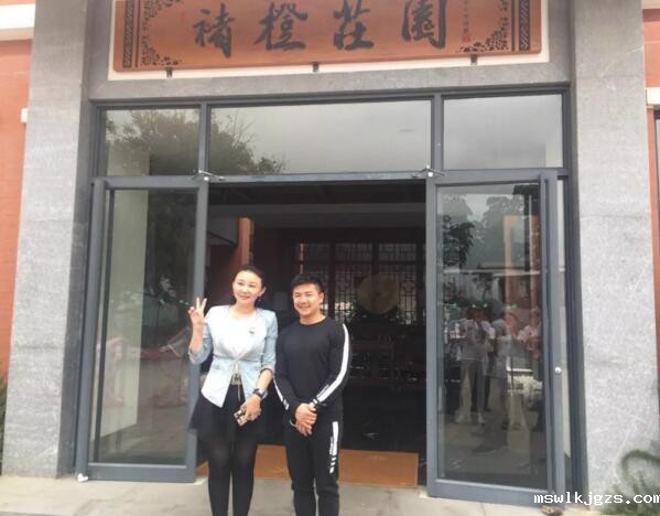 taptap点点官方网总裁(左)与型动体育始人、奥运陈一冰(右)