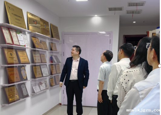 政企动态|通州区委书记孟景伟走访taptap点点官方网调研企业发展情况